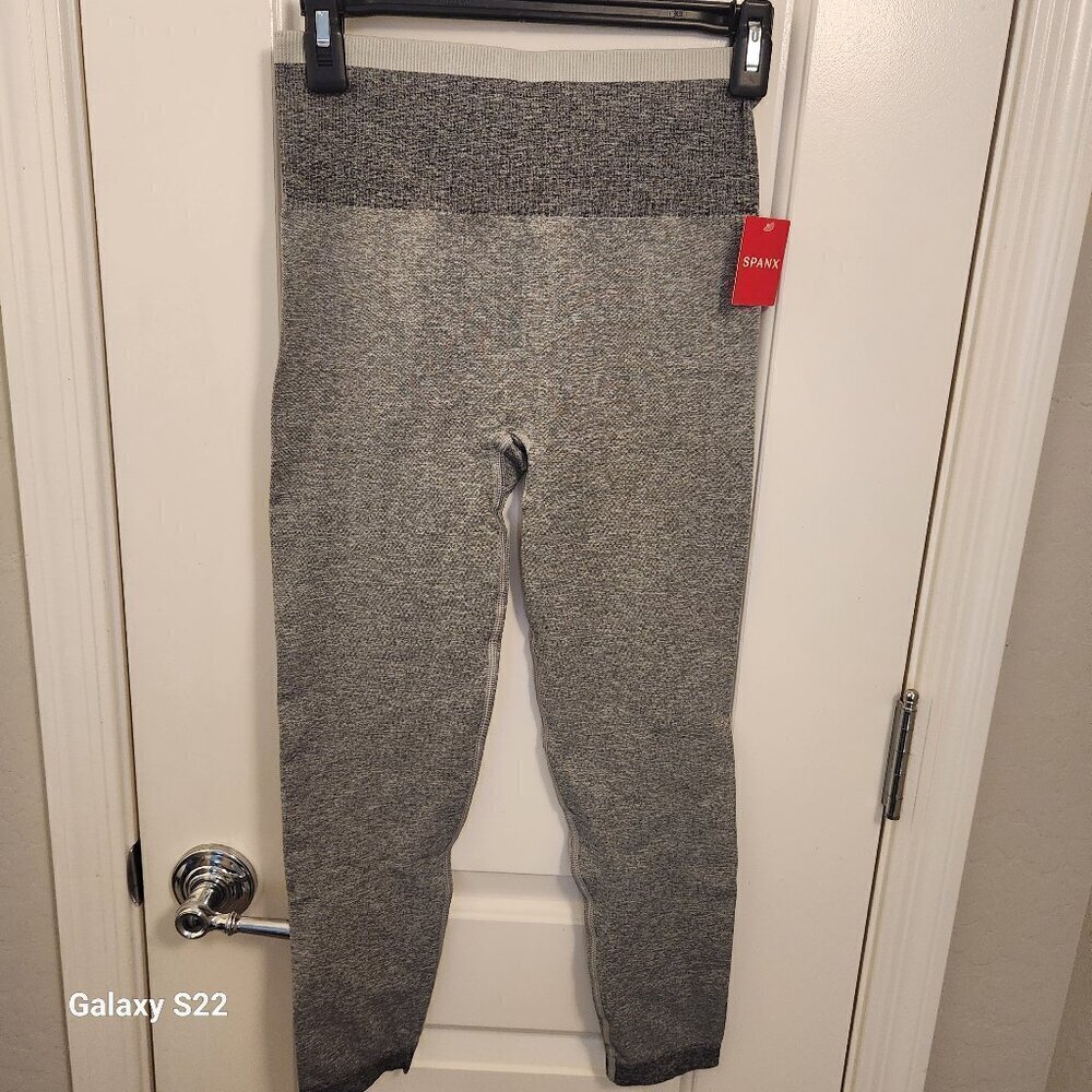 SPANX "Spacedye" Cloudy Grey Sculpt Leggings. NWT. Size Medium - Picture 1 of 8